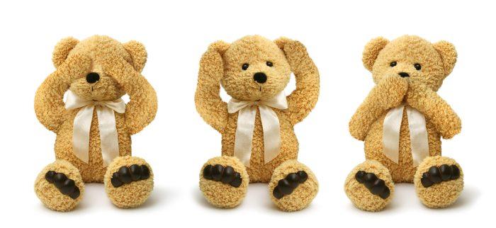 Drei Teddybären sehen hören und sprechen nichts