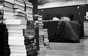 books-bed